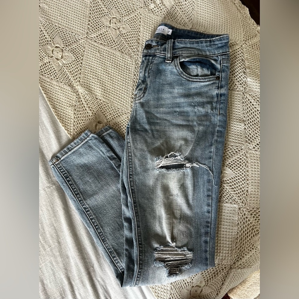 Oasis by Eunina Ripped Distressed Light-wash Mom Jeans